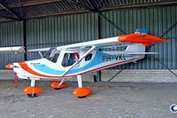 PH-VKL @ EHBD - Ultravia Aero Pelican Club PL [685] Budel-Kempen~PH 11/08/2006 - by Ray Barber