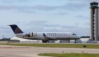 N983SW @ KMKE - CL-600-2B19 - by Mark Pasqualino