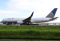 N17126 @ EHAM - United B757 - by Thomas Ranner