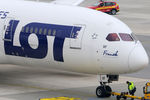SP-LRF @ VIE - LOT - Polish Airlines - by Chris Jilli
