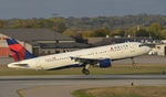 N312US @ KMSP - Departing MSP on 12L - by Todd Royer