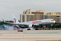 N422LA @ MIA - Miami - by Alex Feldstein