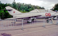 06 RED - Great Patrioic Museum Moscow 22.8.03 - by leo larsen