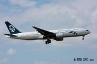 ZK-OKA @ NZAA - Air New Zealand Ltd., Auckland - by Peter Lewis
