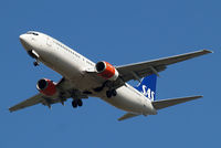 LN-RCN @ EGLL - Boeing 737-883 [28318] (SAS Scandinavian Airlines) Home~G 07/04/2015. On approach 27R. - by Ray Barber