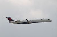 N804SK @ KIAH - CL600-2D24 - by Mark Pasqualino