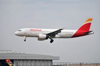 EC-IZR @ EGLL - Landing at LHR - by Sewell01