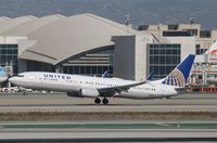 N68811 @ KLAX - Boeing 737-900ER - by Mark Pasqualino