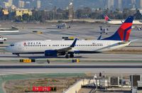 N394DA @ KLAX - Delta B738 - by FerryPNL