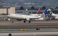 N69826 @ LAX - United - by Florida Metal