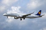 D-AEMB @ EKCH - Short finals to land - by Keith Sowter