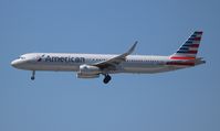 N131NN @ KLAX - American - by Florida Metal