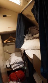 N105UA @ KSFO - Flight deck crew rest. SFO 2017. - by Clayton Eddy