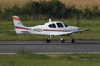 F-HGDU @ LFRB - Cirrus SR20, Landing rwy 07R, Brest-Bretagne Airport (LFRB-BES) - by Yves-Q