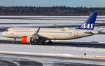 LN-RGL @ ESSA - taxying to the gate - by Friedrich Becker