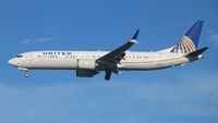 N37504 @ KMCO - United - by Florida Metal