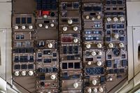 N672UA @ SFO - Overhead panel SFO 2019. - by Clayton Eddy