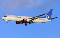 LN-RCN @ CPH - Copenhagen 29.11.2019 L/D R-30 - by leo larsen