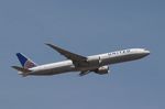 N2135U @ KORD - Boeing 777-322/ER - by Mark Pasqualino