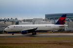 N330NW @ KATL - Taxi Atlanta - by Ronald Barker