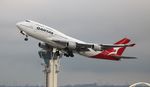 VH-OJS @ KLAX - Qantas 747-438 - by Florida Metal