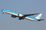 PH-BVC @ EHAM - at spl - by Ronald