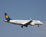 D-AECD @ EKCH - D-AECD landing rw 04L - by Erik Oxtorp