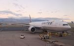 N77012 @ PHOG - Boeing 777-224 - by Mark Pasqualino
