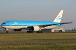 PH-BQB @ EHAM - at spl - by Ronald