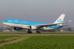 PH-AOC @ EHAM - at spl - by Ronald
