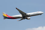 HL8258 @ RJAA - at nrt - by Ronald