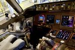 N2352U @ KSFO - Flightdeck SFO 2022. - by Clayton Eddy