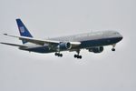 N672UA @ KLAX - United Boeing 767-322, N672UA on approach to 7R LAX - by Mark Kalfas