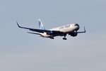 N667UA @ KORD - UNITED B763 N667UA UAL3908 EGLL-KORD, ON APPROACH RWY 10C KORD - by Mark Kalfas