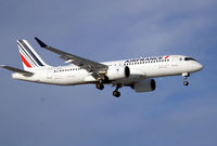 F-HZUY @ CPH - F-HZUY landing rw 04L - by Erik Oxtorp