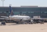 N433UA @ KIAH - Airbus A320-232 - by Mark Pasqualino