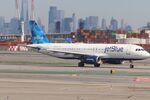 N613JB @ KEWR - Airbus A320-232 - by Mark Pasqualino