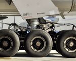 N78003 @ KSFO - Left main gear SFO 2025 - by Clayton Eddy