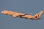 HL8508 @ LOWW - Untitled 787-8 - by Andy Graf