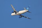 N476UA @ KORD - A320 United Airbus A320-232, N476UA, UA1935 ORD-MSP - by Mark Kalfas