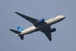 N211UA @ KMCO - UAL 772 nc zx mco-den - by FloridaMetal