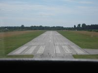  - Short final for 22 at Hardin County (Kenton, OH) - by Bob Simmermon