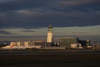  - Vienna Airport Tower and overview - by Juergen Postl