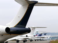  - Nice line of tails of the WEF 2009 visitors - by Alex Smit