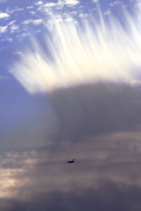  - Skywest CRJ-200 Departs RWY 25R KLAX - by Mark Kalfas