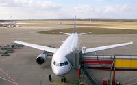  - Captain´s check around a Lufthansa Airbus - by Holger Zengler