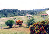  - Belaga airfield , Sarawak , Aug '88 Landing Twin Otter , 9M-MDL - by Henk Geerlings
