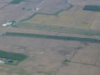  - looking north at an E-W uncharted farm strip on Staudt Rd., east of Union City, Ohio - by Bob Simmermon