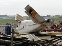  - fin de vie pour le hangar et pour l'avion.... - by Jean Goubet-FRENCHSKY