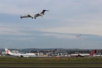  - Simultaneous traffic on runways 25A, B and C..... - by Holger Zengler